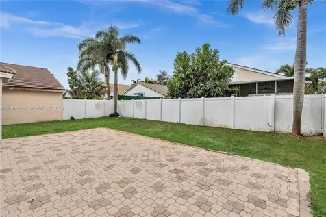 4917 SW 32nd Way Hollywood FL 33312