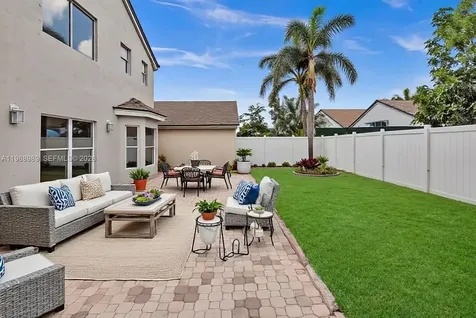 4917 SW 32nd Way Hollywood FL 33312