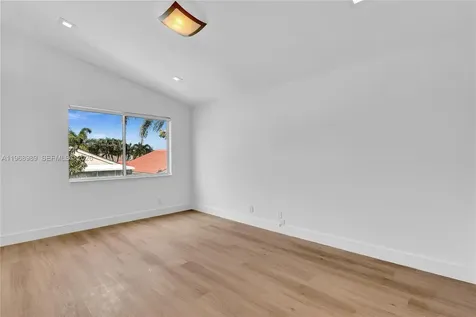 4917 SW 32nd Way Hollywood FL 33312