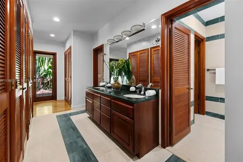 4140 Bonita Avenue Miami FL 33133