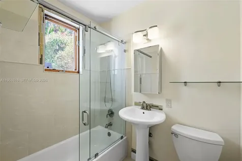4140 Bonita Avenue Miami FL 33133