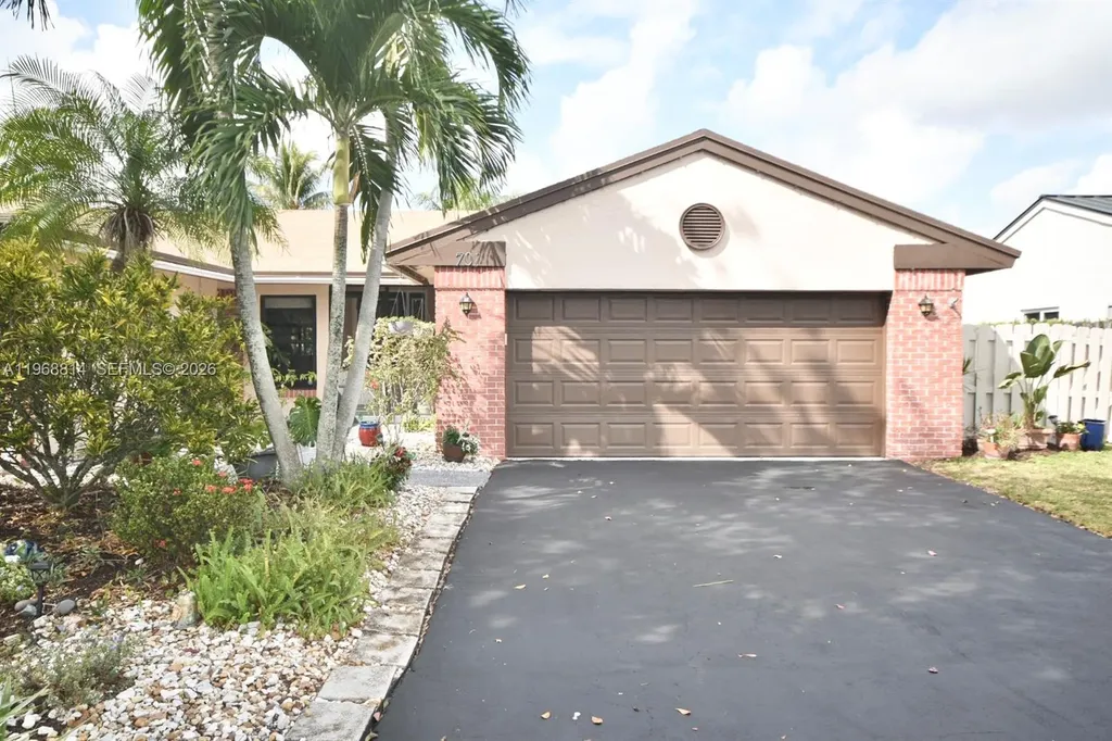701 Blue Ridge Way Davie FL 33325