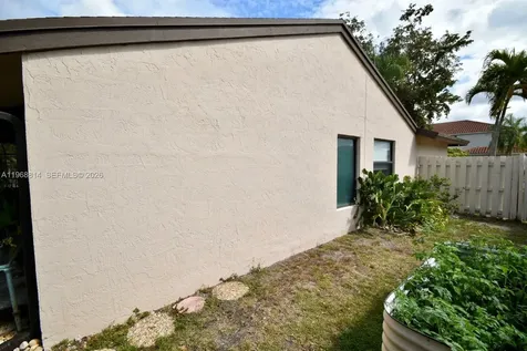701 Blue Ridge Way Davie FL 33325