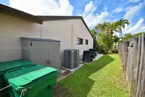 701 Blue Ridge Way Davie FL 33325