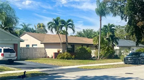 701 Blue Ridge Way Davie FL 33325