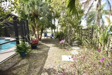 701 Blue Ridge Way Davie FL 33325
