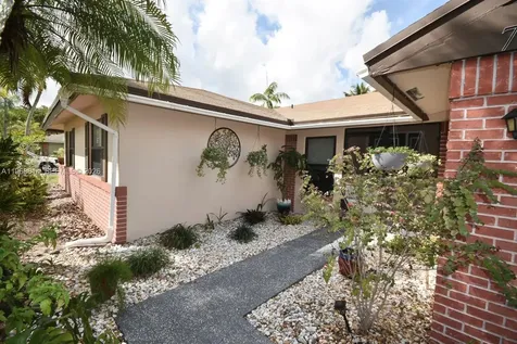 701 Blue Ridge Way Davie FL 33325