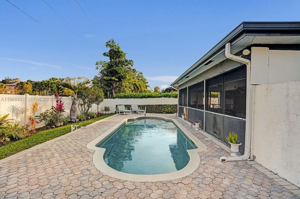 8084 Buttonwood Circle Tamarac FL 33321