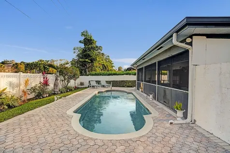 8084 Buttonwood Circle Tamarac FL 33321