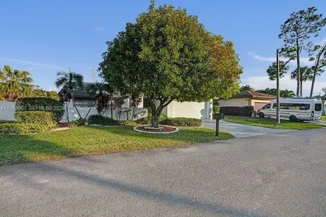 8084 Buttonwood Circle Tamarac FL 33321
