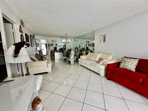 8960 S Hollybrook Boulevard Pembroke Pines FL 33025