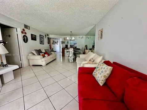 8960 S Hollybrook Boulevard Pembroke Pines FL 33025