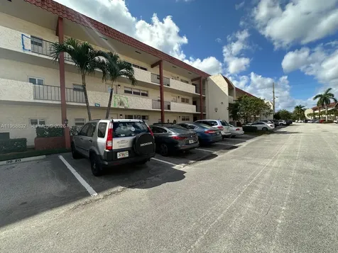 8960 S Hollybrook Boulevard Pembroke Pines FL 33025