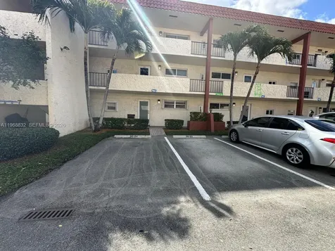 8960 S Hollybrook Boulevard Pembroke Pines FL 33025