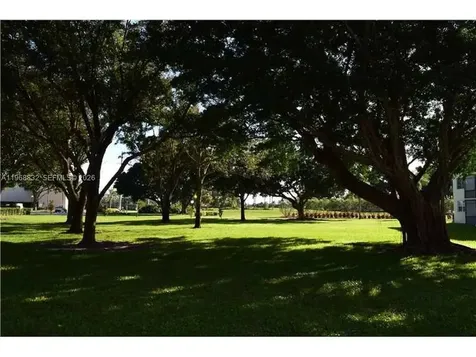 8960 S Hollybrook Boulevard Pembroke Pines FL 33025