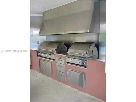 8960 S Hollybrook Boulevard Pembroke Pines FL 33025