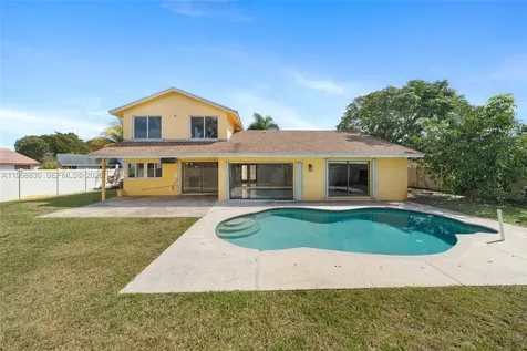 4231 NW 73rd Avenue Lauderhill FL 33319