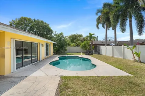 4231 NW 73rd Avenue Lauderhill FL 33319