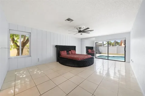 4231 NW 73rd Avenue Lauderhill FL 33319