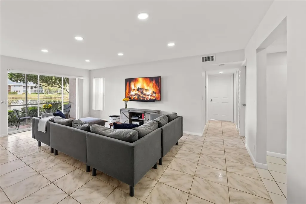 13870 Oneida Drive Delray Beach FL 33446