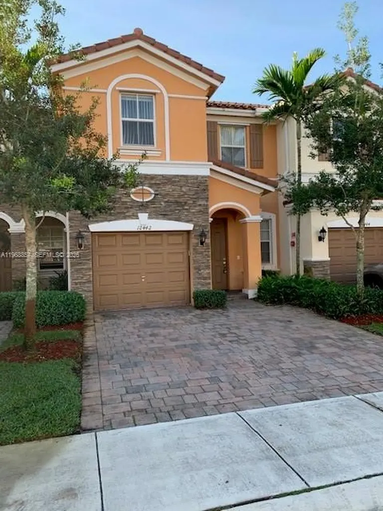 12442 Emerald Creek Manor Plantation FL 33325