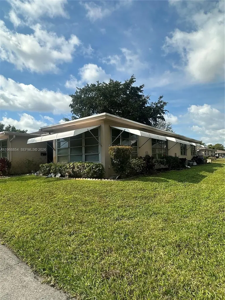 1252 W Club Drive W Delray Beach FL 33445