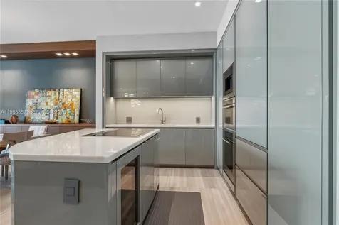 18975 Collins Avenue Sunny Isles Beach FL 33160