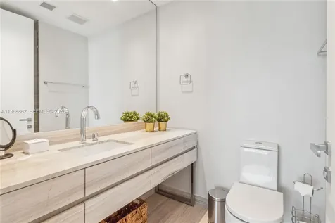 18975 Collins Avenue Sunny Isles Beach FL 33160