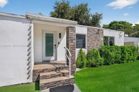 231 NW 44th Street Miami FL 33127
