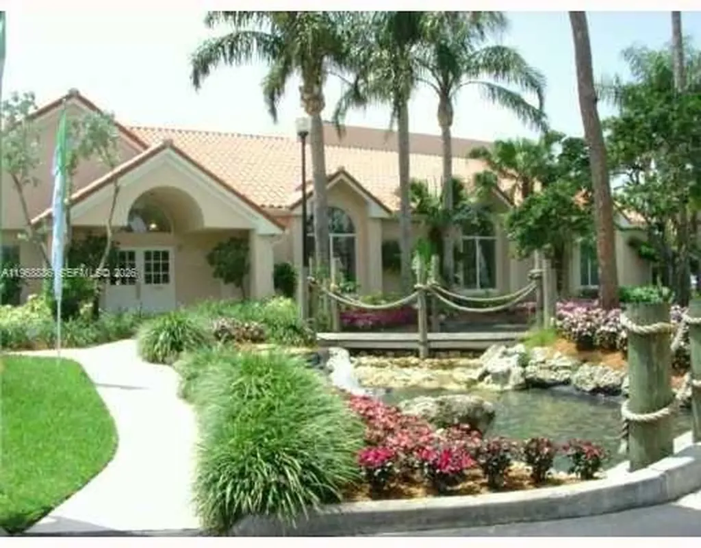 3370 N Pinewalk Drive N Margate FL 33063