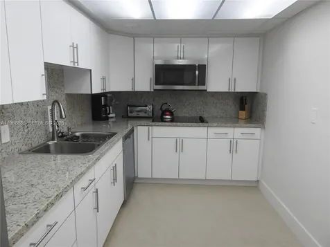 3901 S Ocean Drive Hollywood FL 33019