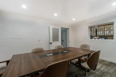 3337 NW 74th Avenue Miami FL 33122