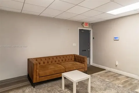 3337 NW 74th Avenue Miami FL 33122