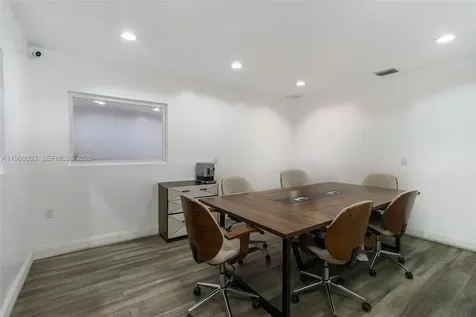 3337 NW 74th Avenue Miami FL 33122