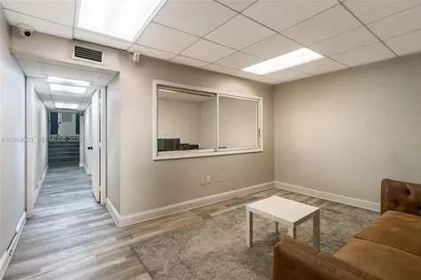 3337 NW 74th Avenue Miami FL 33122