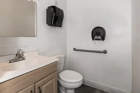 3337 NW 74th Avenue Miami FL 33122