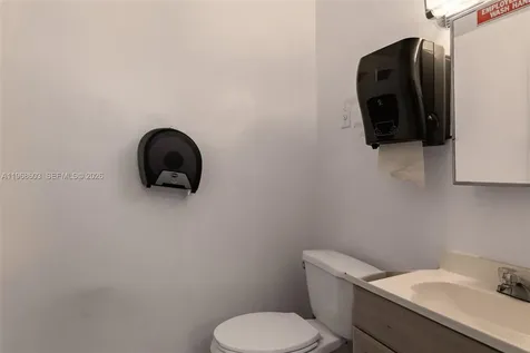 3337 NW 74th Avenue Miami FL 33122