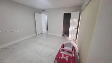 5425 SW 77th Court Miami FL 33155