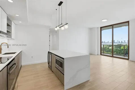 3900 Alton Road Miami Beach FL 33140