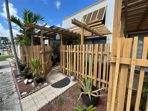 1218 SW 131st Place Circle W Miami FL 33184