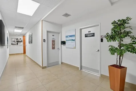 6067 Hollywood Boulevard Hollywood FL 33024