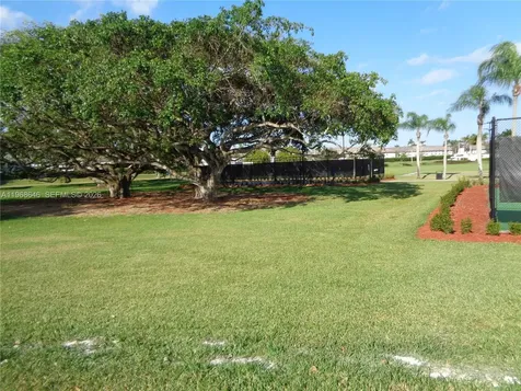 2060 SE 14th Street Homestead FL 33035