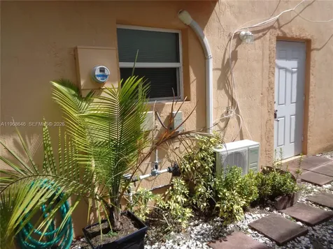 2060 SE 14th Street Homestead FL 33035