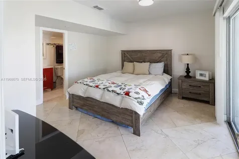 2031 NE 14th Court Fort Lauderdale FL 33304