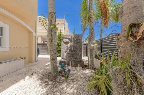 30825 Ortega Lane Big Pine FL 33043
