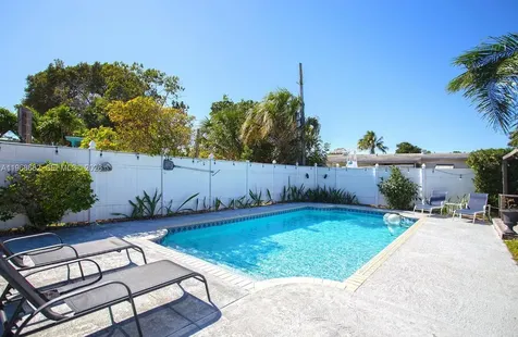 2450 NE 18th Street Pompano Beach FL 33062