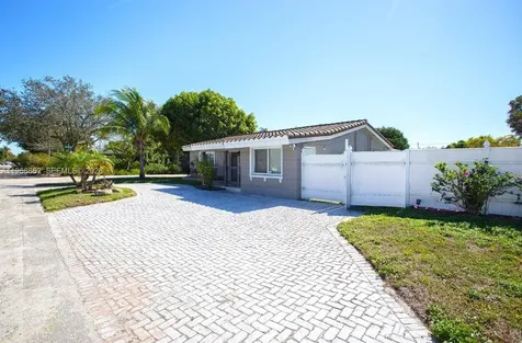 2450 NE 18th Street Pompano Beach FL 33062