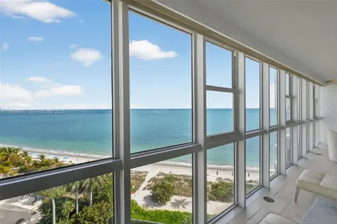 600 Grapetree Drive Key Biscayne FL 33149