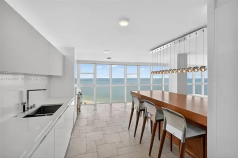 600 Grapetree Drive Key Biscayne FL 33149
