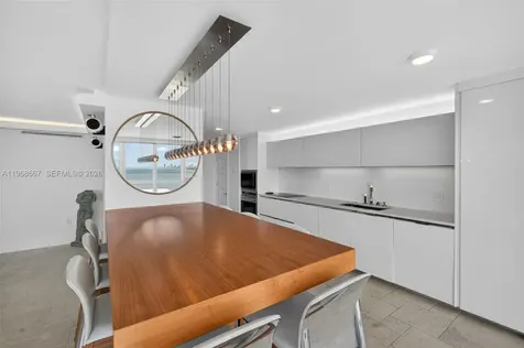 600 Grapetree Drive Key Biscayne FL 33149